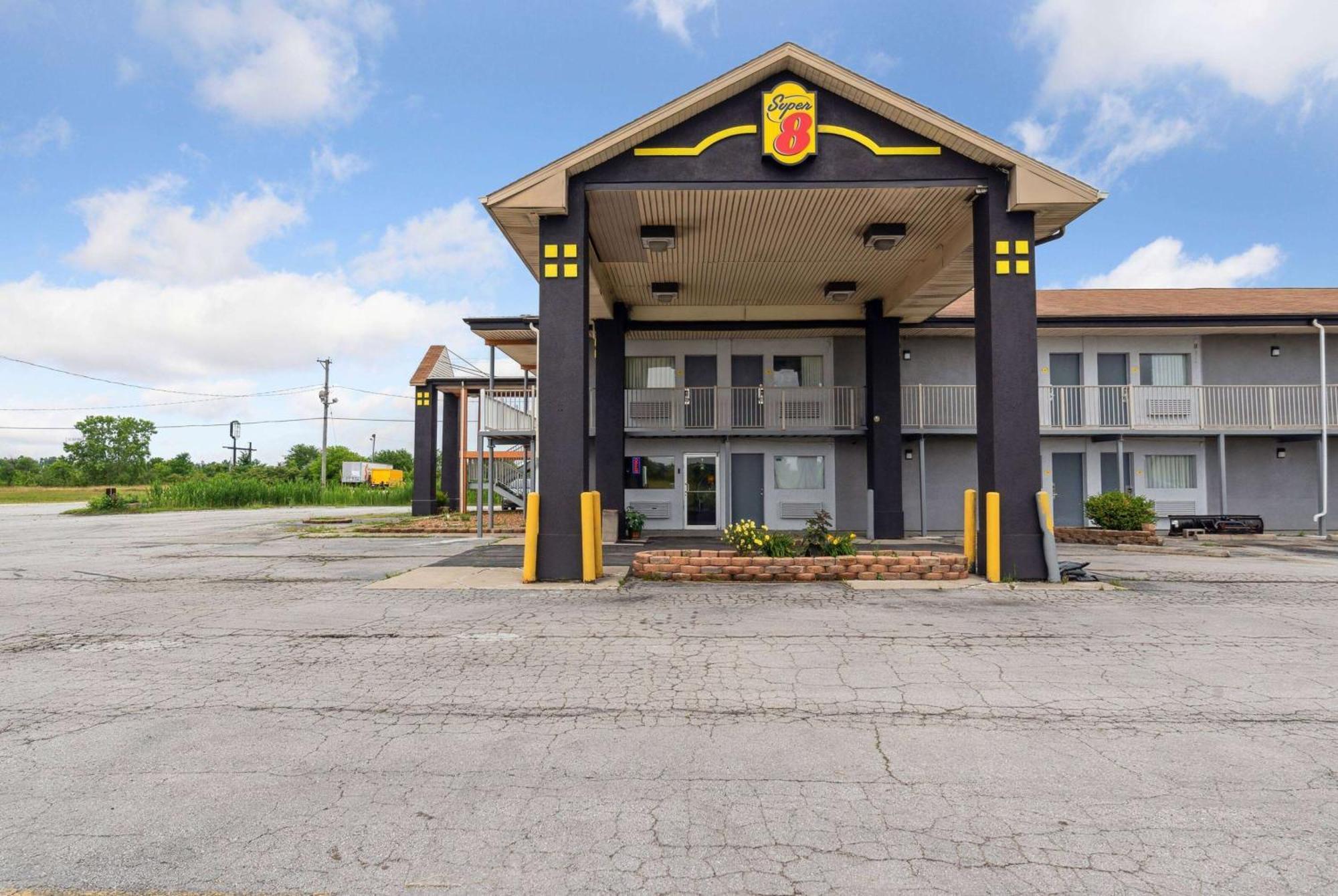 Отель Super 8 By Wyndham Millbury/Toledo Экстерьер фото