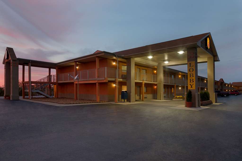 Отель Super 8 By Wyndham Millbury/Toledo Экстерьер фото